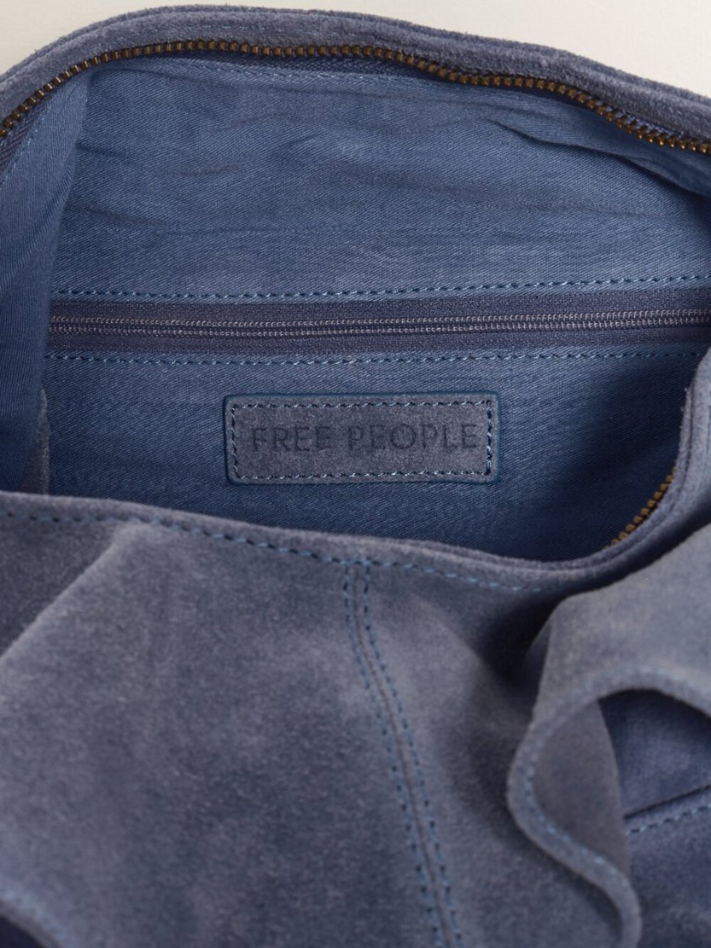 🆕 FREE PEOPLE Rae Ruffle Shoulder Bag / Slate - Picture 4 of 5